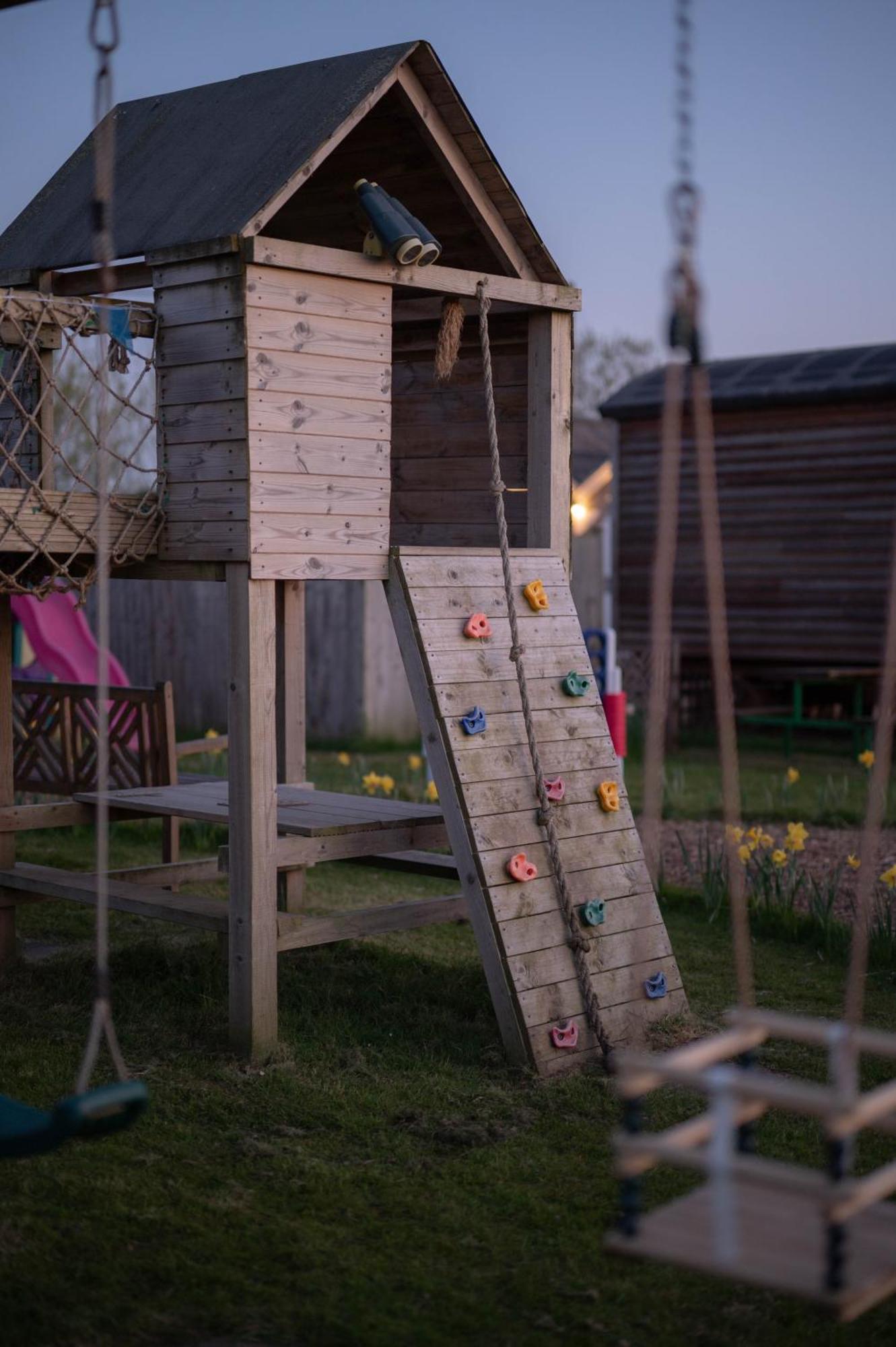 Barnacre Green Cottage - Eco-Friendly Cosy Cottage Moreton  エクステリア 写真