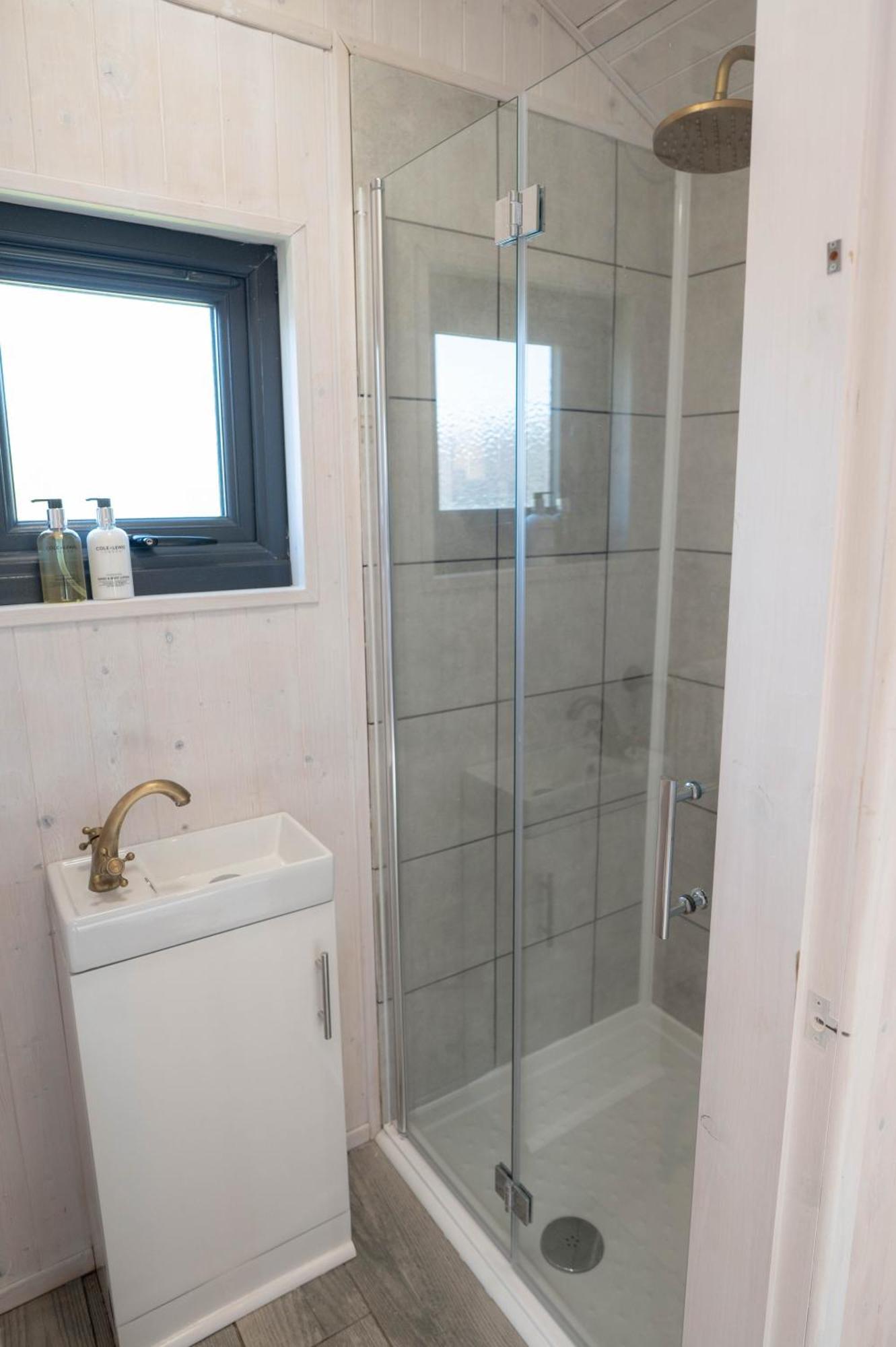 Barnacre Green Cottage - Eco-Friendly Cosy Cottage Moreton  エクステリア 写真