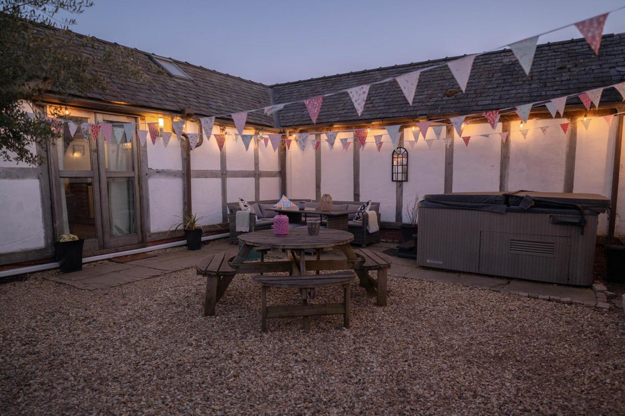 Barnacre Green Cottage - Eco-Friendly Cosy Cottage Moreton  エクステリア 写真